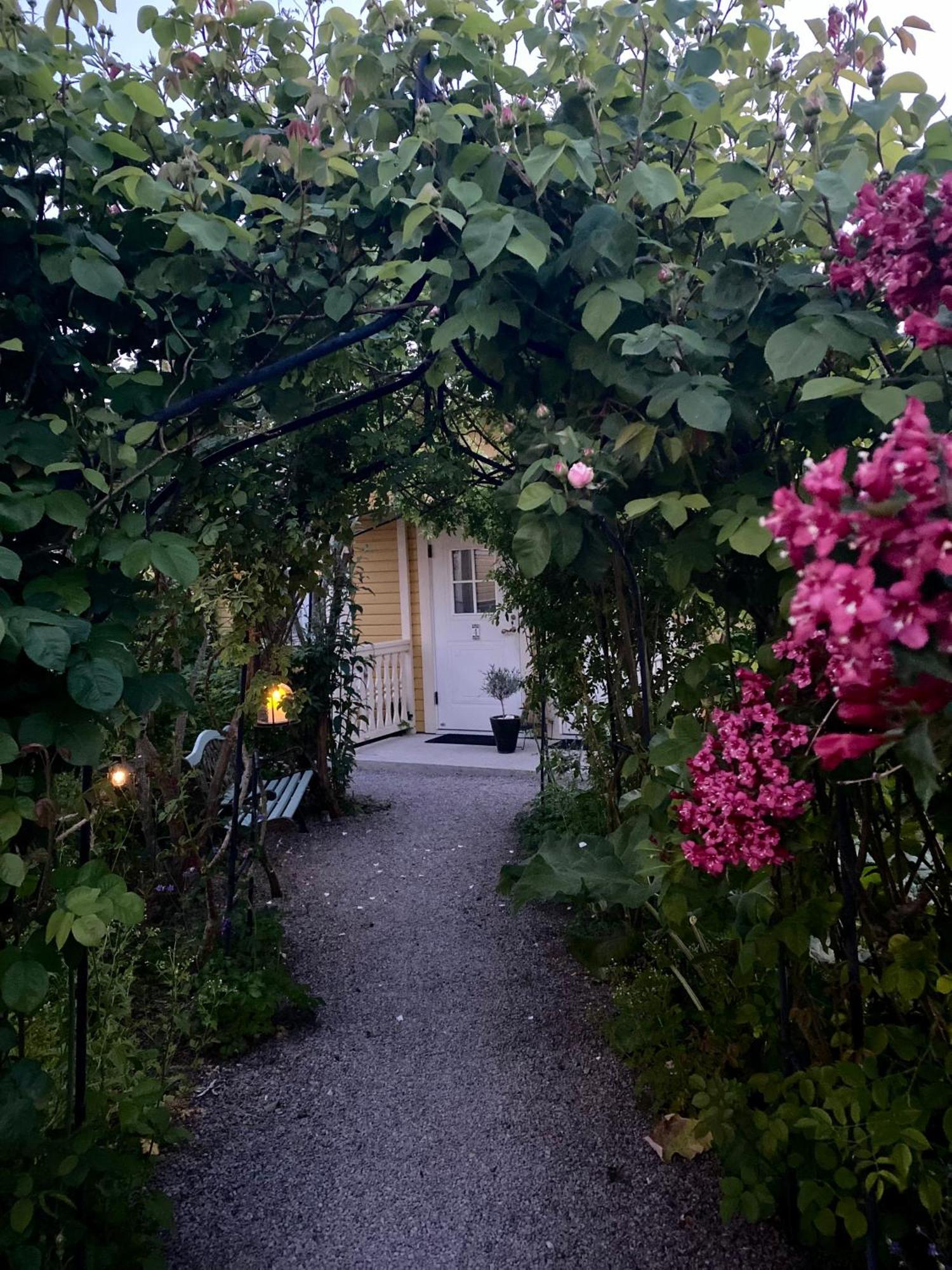 Villa Sol B&B And Hostel Борґгольм Екстер'єр фото